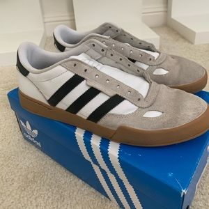 Adidas Ciero sz 10
